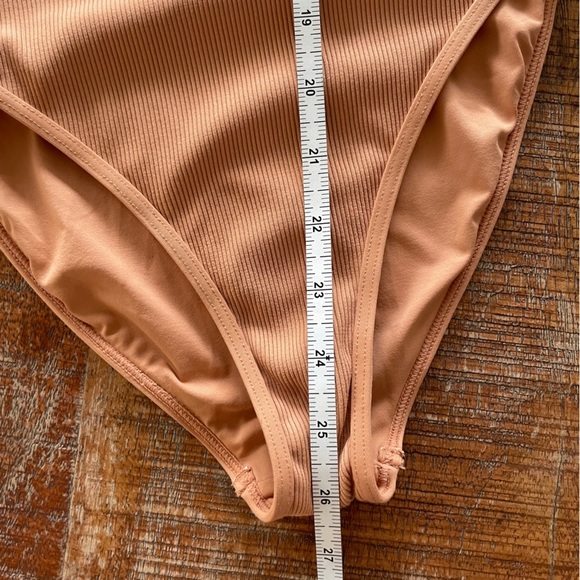 L*Space Ribbed Float On Classic One Piece Swimsuit - Picture 9 of 14